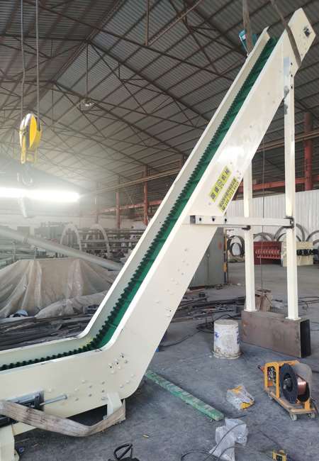 大傾角傳送機(jī) 大傾角傳送機(jī)